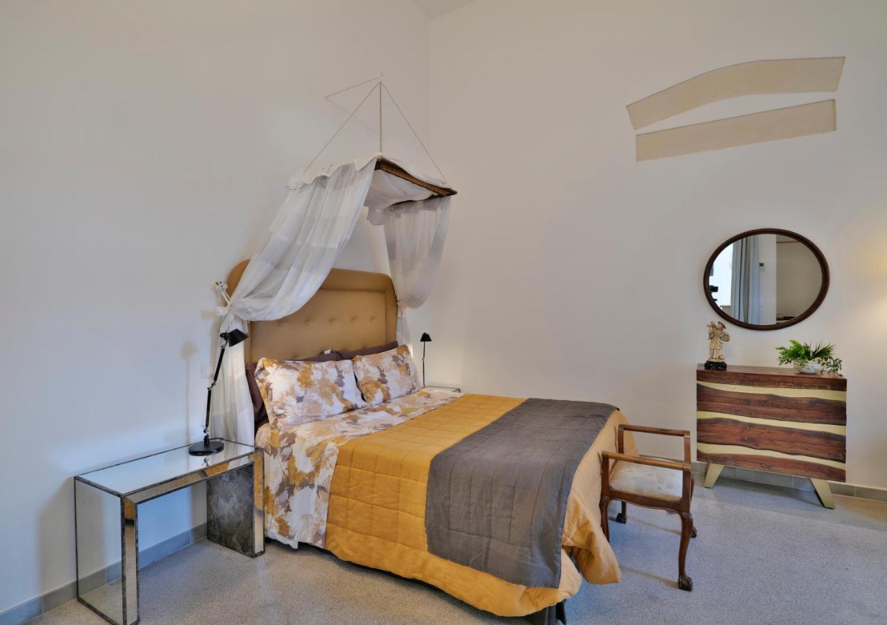 Palazzo Rollo Bed and Breakfast Lecce Eksteriør billede