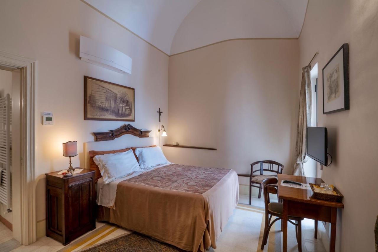 Palazzo Rollo Bed and Breakfast Lecce Eksteriør billede