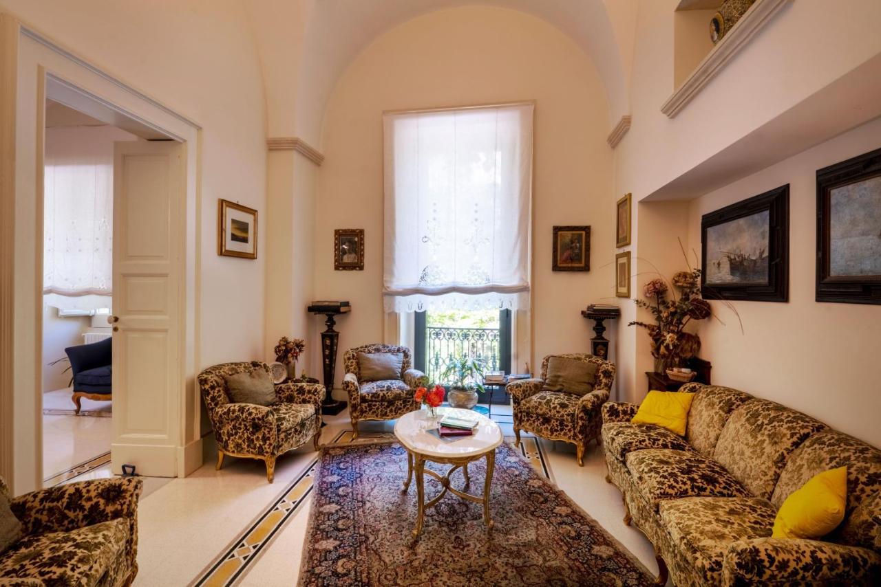 Palazzo Rollo Bed and Breakfast Lecce Eksteriør billede
