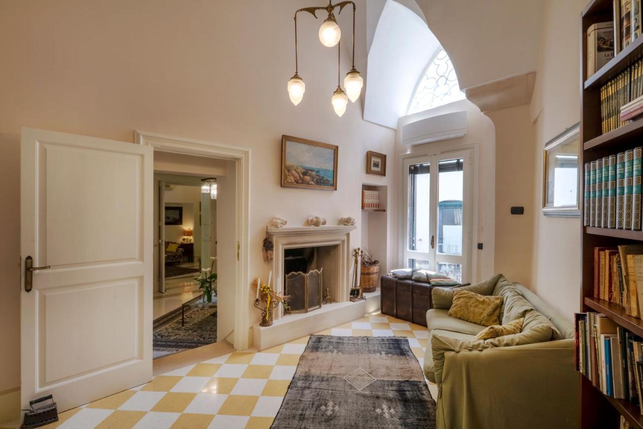Palazzo Rollo Bed and Breakfast Lecce Eksteriør billede
