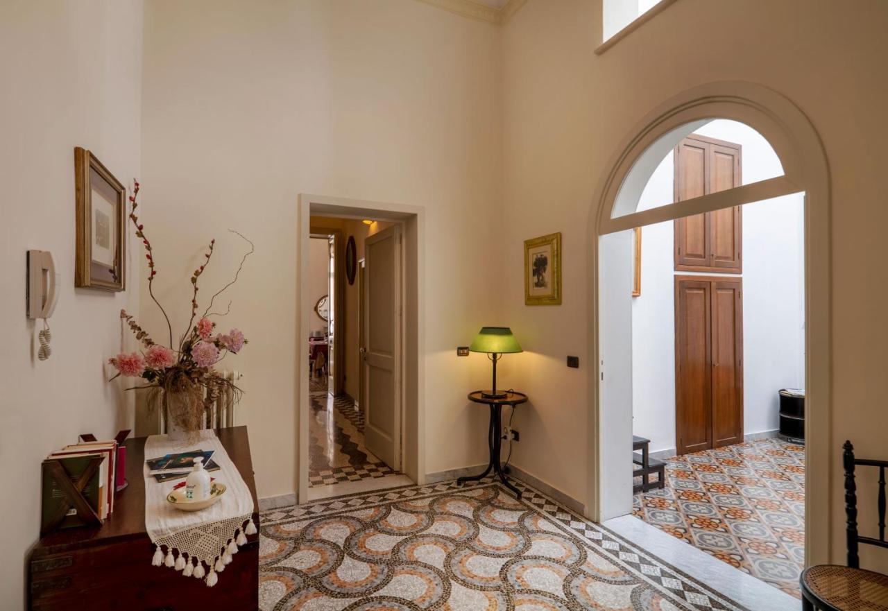 Palazzo Rollo Bed and Breakfast Lecce Eksteriør billede