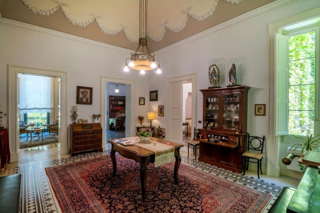 Palazzo Rollo Bed and Breakfast Lecce Eksteriør billede