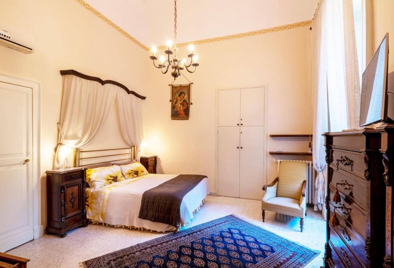Palazzo Rollo Bed and Breakfast Lecce Eksteriør billede