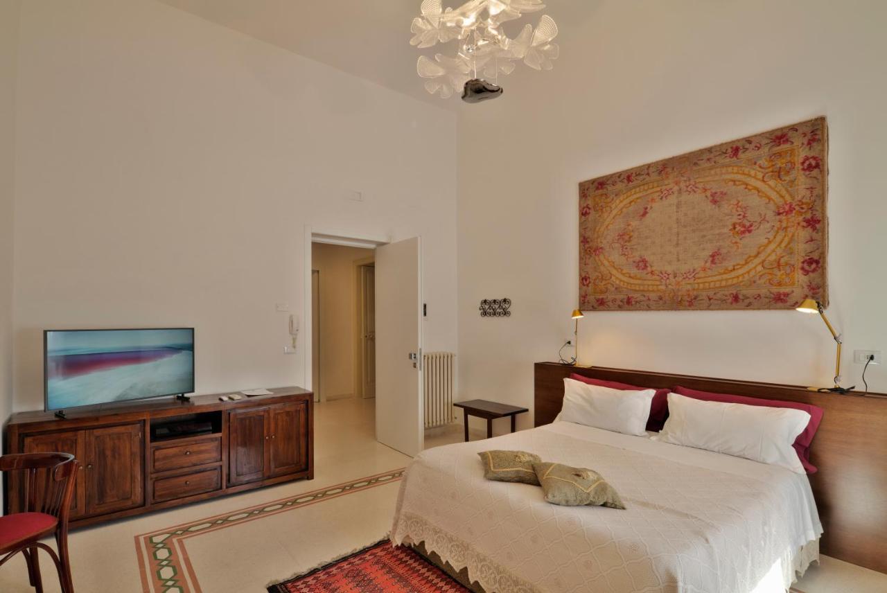 Palazzo Rollo Bed and Breakfast Lecce Eksteriør billede