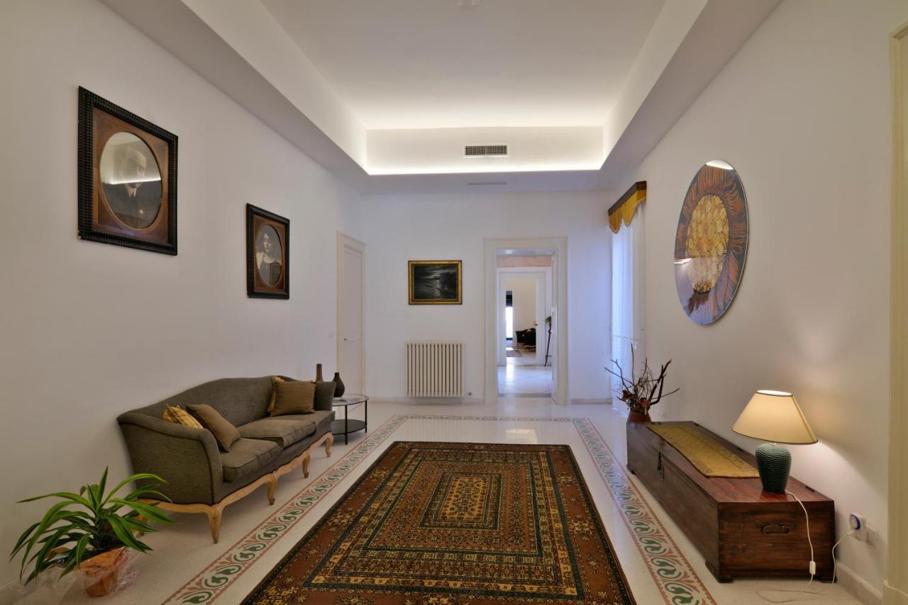Palazzo Rollo Bed and Breakfast Lecce Eksteriør billede