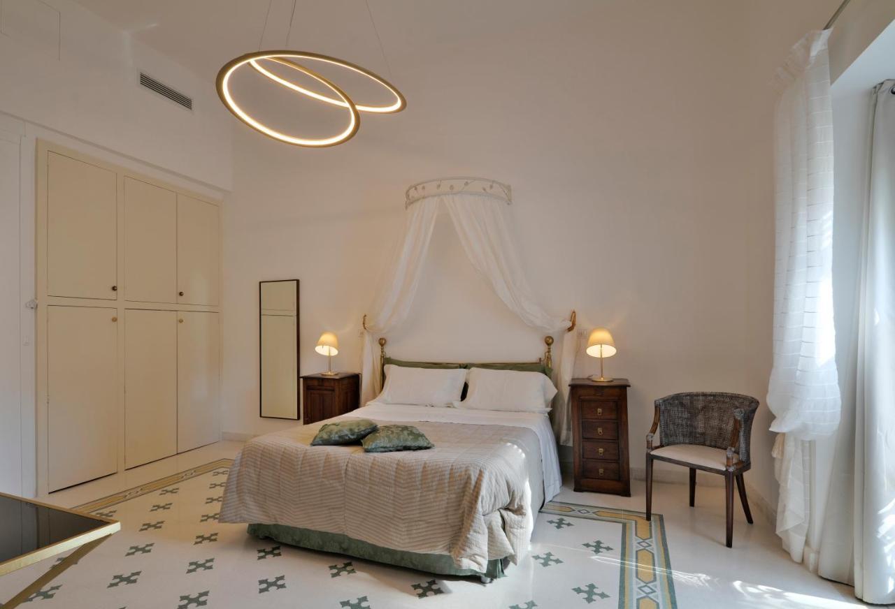 Palazzo Rollo Bed and Breakfast Lecce Eksteriør billede